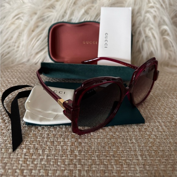 Gucci Magenta Gradient Irregular Sunglasses - Picture 3 of 6